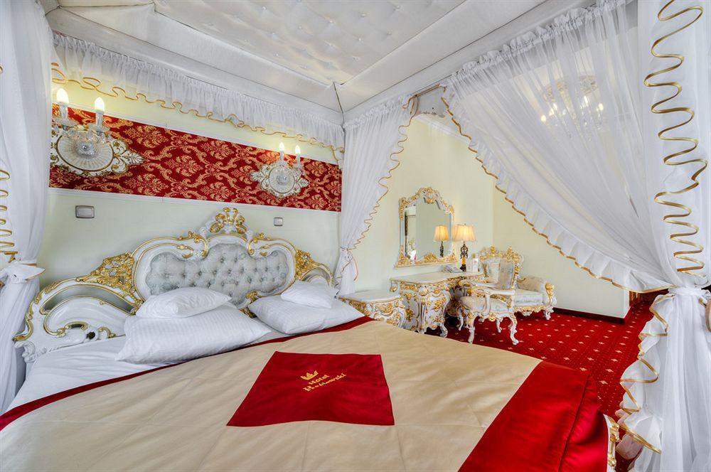 Hotel Krolewski Janów Lubelski Exteriér fotografie