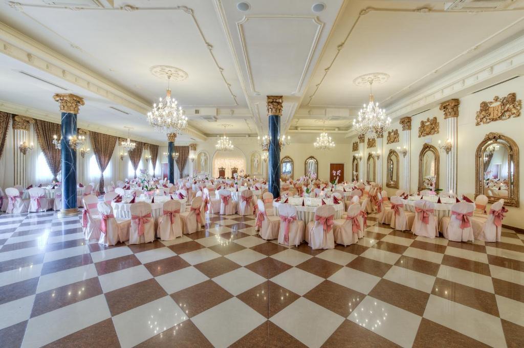 Hotel Krolewski Janów Lubelski Exteriér fotografie