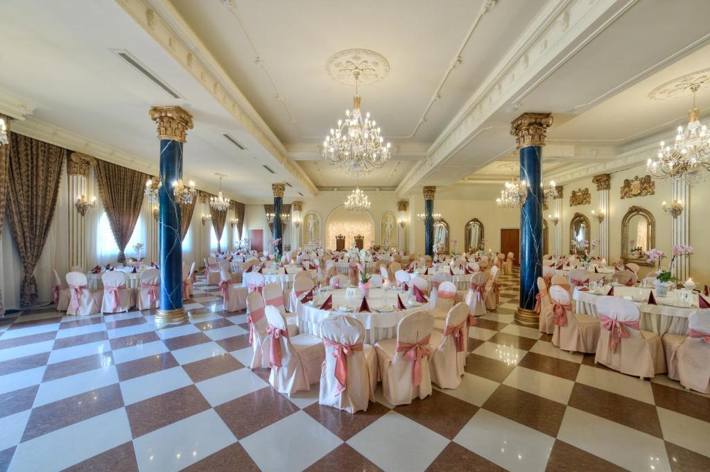 Hotel Krolewski Janów Lubelski Exteriér fotografie
