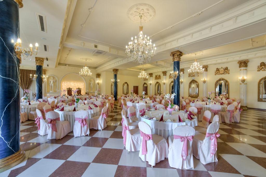 Hotel Krolewski Janów Lubelski Exteriér fotografie