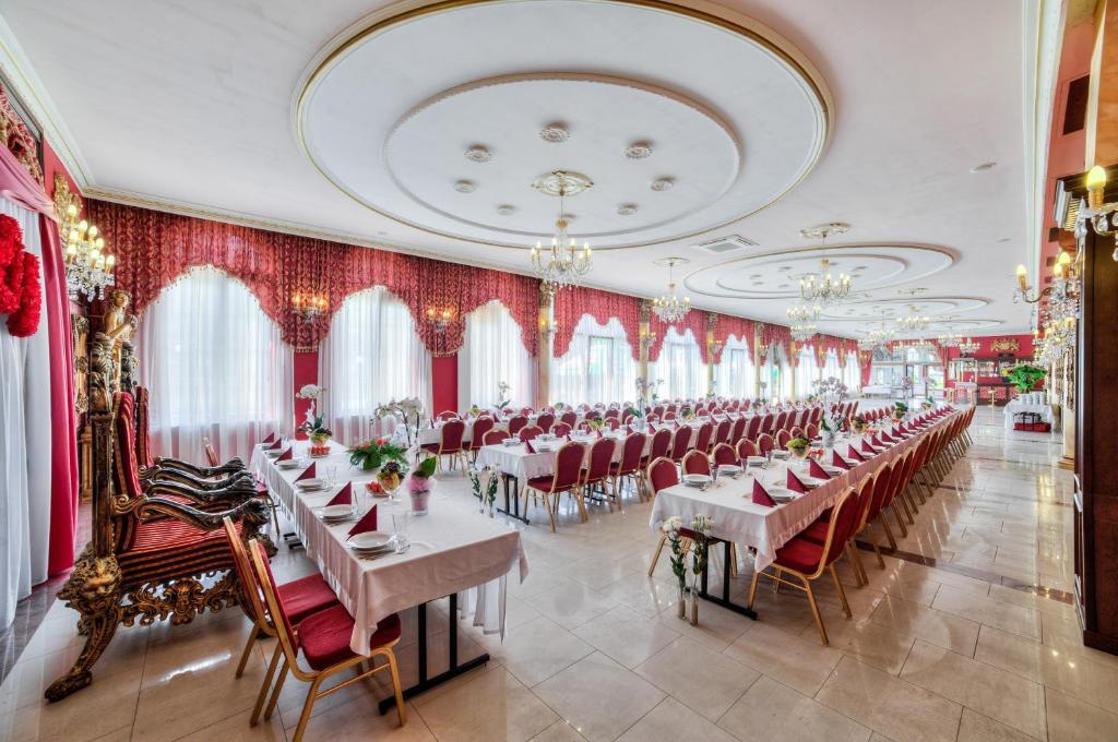 Hotel Krolewski Janów Lubelski Exteriér fotografie