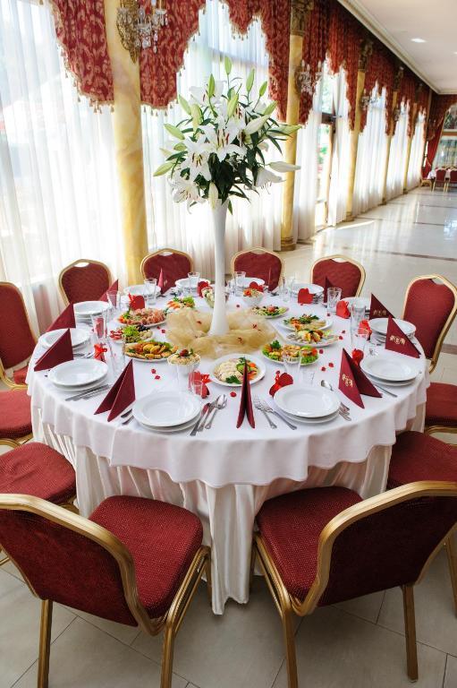 Hotel Krolewski Janów Lubelski Exteriér fotografie