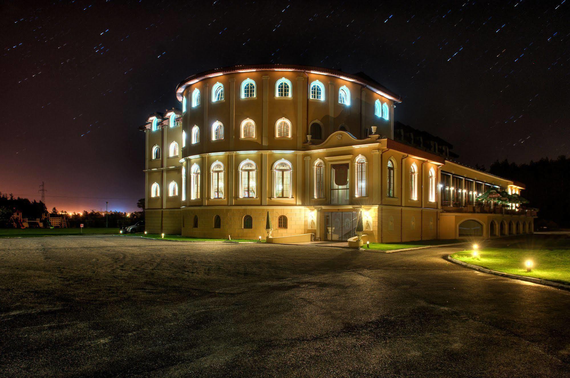 Hotel Krolewski Janów Lubelski Exteriér fotografie